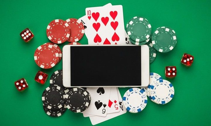 What Are The Things You Should Consider When Gambling Online